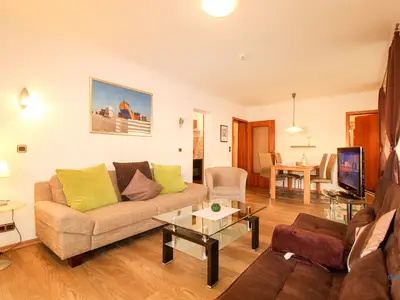 Cuxland-Fewo-Service-Haus Elbe-Wohnung 12a-Wohnzimmer