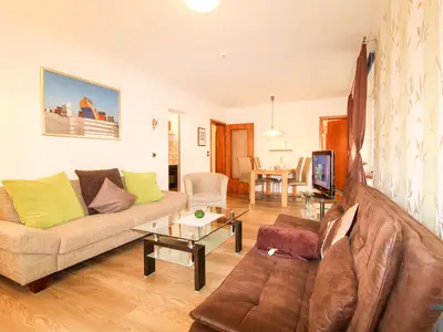Cuxland-Fewo-Service-Haus Elbe-Wohnung 12a-Wohnzimmer