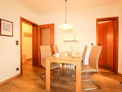 Cuxland-Fewo-Service-Haus Elbe-Wohnung 12a-Esszimmer