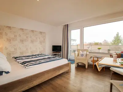 Cuxland-Fewo-Service-Haus Elbe-Wohnung 16-Wohn/Schlafraum