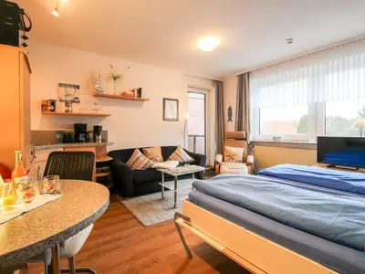 Cuxland-Fewo-Service-Haus Elbe-Wohnung 11-Wohn/Schlafraum