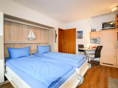 Cuxland-Fewo-Service-Haus Elbe-Wohnung 11-Wohn/Schlafraum
