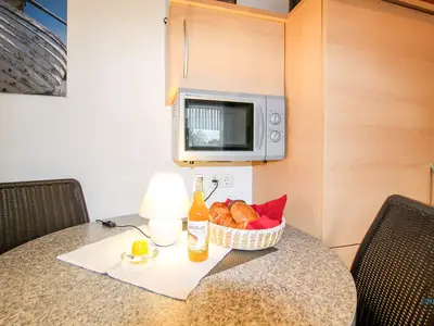 Cuxland-Fewo-Service-Haus Elbe-Wohnung 11-Küchenzeile