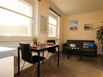 Cuxland-Fewo-Service - Haus Frauenpreis-Wohnung 68 - Wohn-Schlazimmer-Küchenzeile