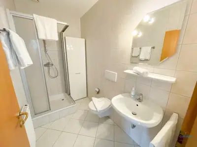 Cuxland-Fewo-Service - Residenz Grantz - Wohnung 2  - Badezimmer
