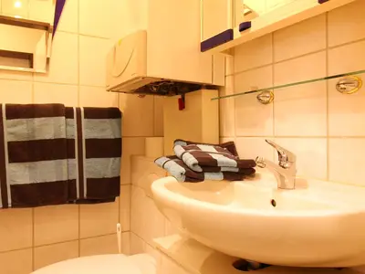 Cuxland-Fewo-Service - Haus Atlantic  - Wohnung 607 B  -  Badezimmer