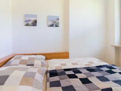 Cuxland-Fewo-Service-Haus Essen-Wohnung 12-Schlafzimmer