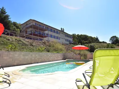 PoolOfHouse
