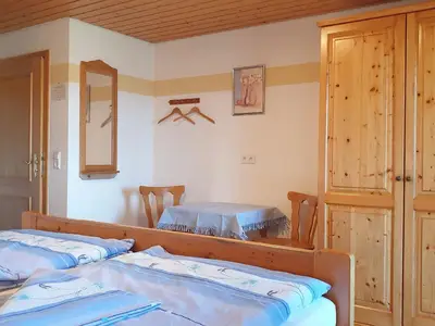 DZ  mit eigener DU/WC und Balkon
