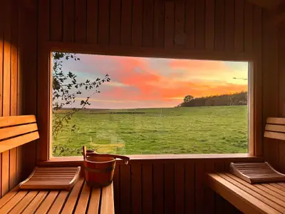 Gartensauna mit Panoramablick