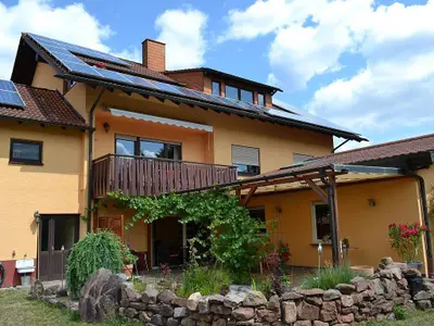 Südansicht mit Balkon