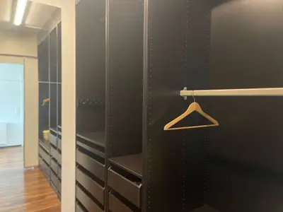Begehbarer Kleiderschrank