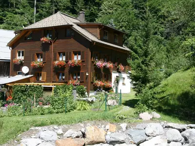 Haus Mosbach im Sommer