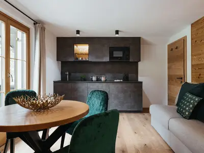 2D5B4FE1-3A01-4595-BF0D-091A60762DDC