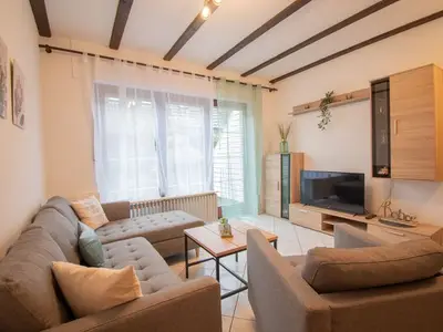 Ferienwohnung für 6 Personen (75 m²) in Dangast 1/10