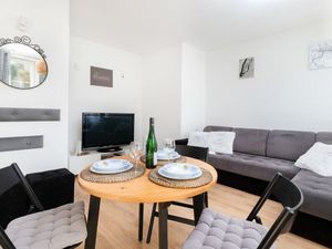 23382638-Ferienwohnung-2-Danzig-300x225-5