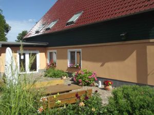 21766873-Ferienwohnung-4-Dargen-300x225-0