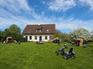 21921405-Ferienwohnung-4-Dargen-300x225-0