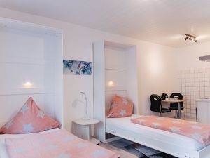 23324060-Ferienwohnung-2-Darmstadt-300x225-3