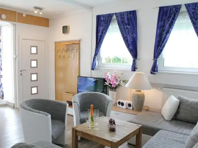 Wohnraum mit HD TV, Wlan in der Wohnung Wohnraum mit HD TV, Wlan in der Wohnung