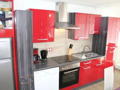 Küche mit großem Kühlschrank Küche mit großem Kühlschrank