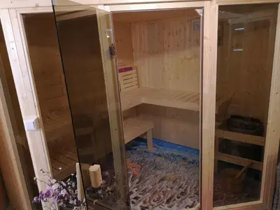 Neue Sauna im Untergeschoss, zur alleinigen Nutzung, kostenlos Neue Sauna im Untergeschoss, zur alleinigen Nutzung, kostenlos