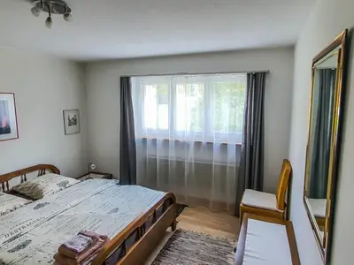 Schlafzimmer 1 mit Doppelbett