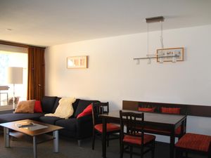 23427302-Ferienwohnung-3-Davos Platz-300x225-0