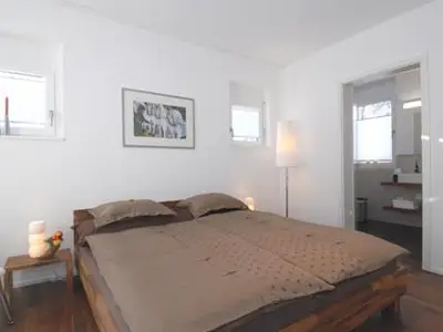 Schlafzimmer II