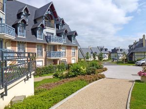 23840550-Ferienwohnung-4-Deauville-300x225-5