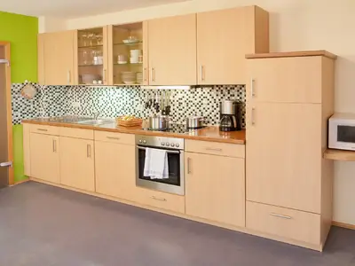 Küchenzeile in der Waldlichtung