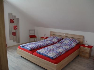 Schlafzimmer 1 mit Doppelbett