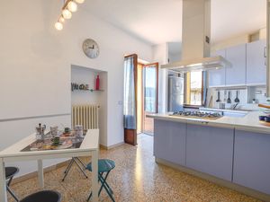 23748319-Ferienwohnung-6-Deruta-300x225-3