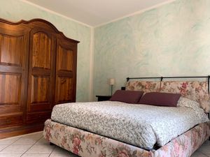 23939822-Ferienwohnung-3-Desenzano Del Garda-300x225-4