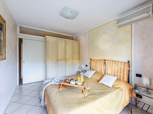 23332309-Ferienwohnung-4-Desenzano Del Garda-300x225-5