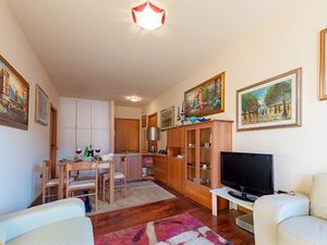 23348939-Ferienwohnung-4-Desenzano Del Garda-300x225-1