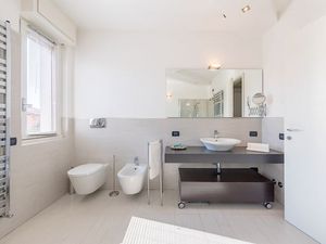 23349109-Ferienwohnung-6-Desenzano Del Garda-300x225-1