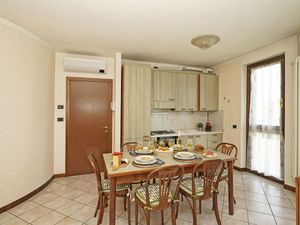 23670561-Ferienwohnung-4-Desenzano Del Garda-300x225-1