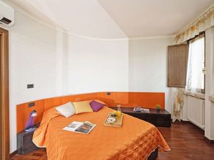 23670561-Ferienwohnung-4-Desenzano Del Garda-300x225-5