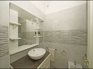 23692519-Ferienwohnung-4-Desenzano Del Garda-300x225-4