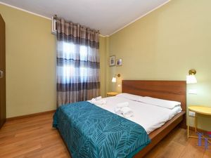 23544771-Ferienwohnung-4-Desenzano Del Garda-300x225-3