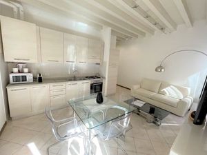 23544776-Ferienwohnung-3-Desenzano Del Garda-300x225-1