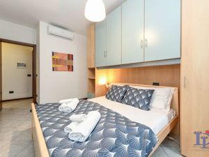 23544778-Ferienwohnung-6-Desenzano Del Garda-300x225-4