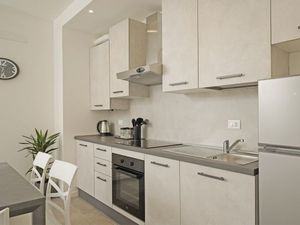 23989864-Ferienwohnung-5-Desenzano Del Garda-300x225-1