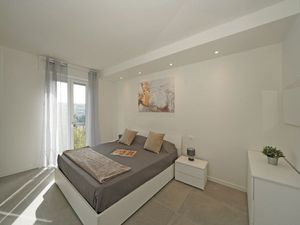 23989864-Ferienwohnung-5-Desenzano Del Garda-300x225-4