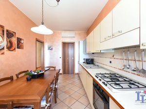 23661669-Ferienwohnung-6-Desenzano Del Garda-300x225-5