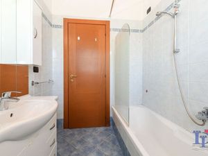 23869697-Ferienwohnung-4-Desenzano Del Garda-300x225-2