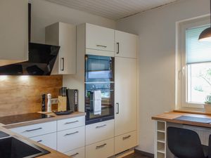 23763832-Ferienwohnung-3-Detmold-300x225-5