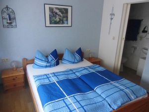 3808196-Ferienwohnung-4-Detzem-300x225-2