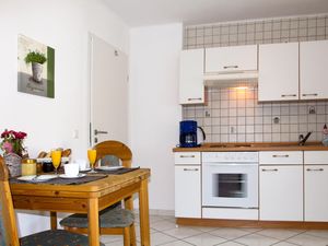 18300243-Ferienwohnung-2-Detzem-300x225-5